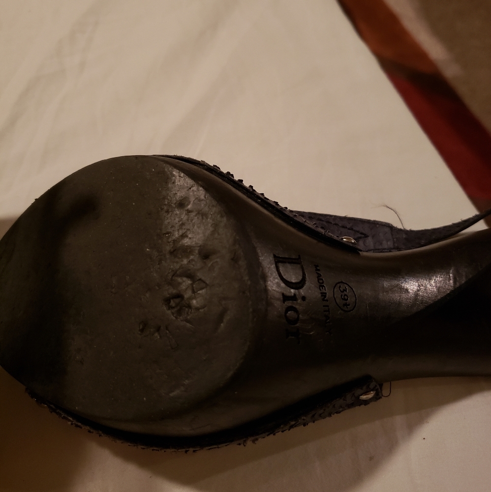 Pumps - Picture 2 of 3